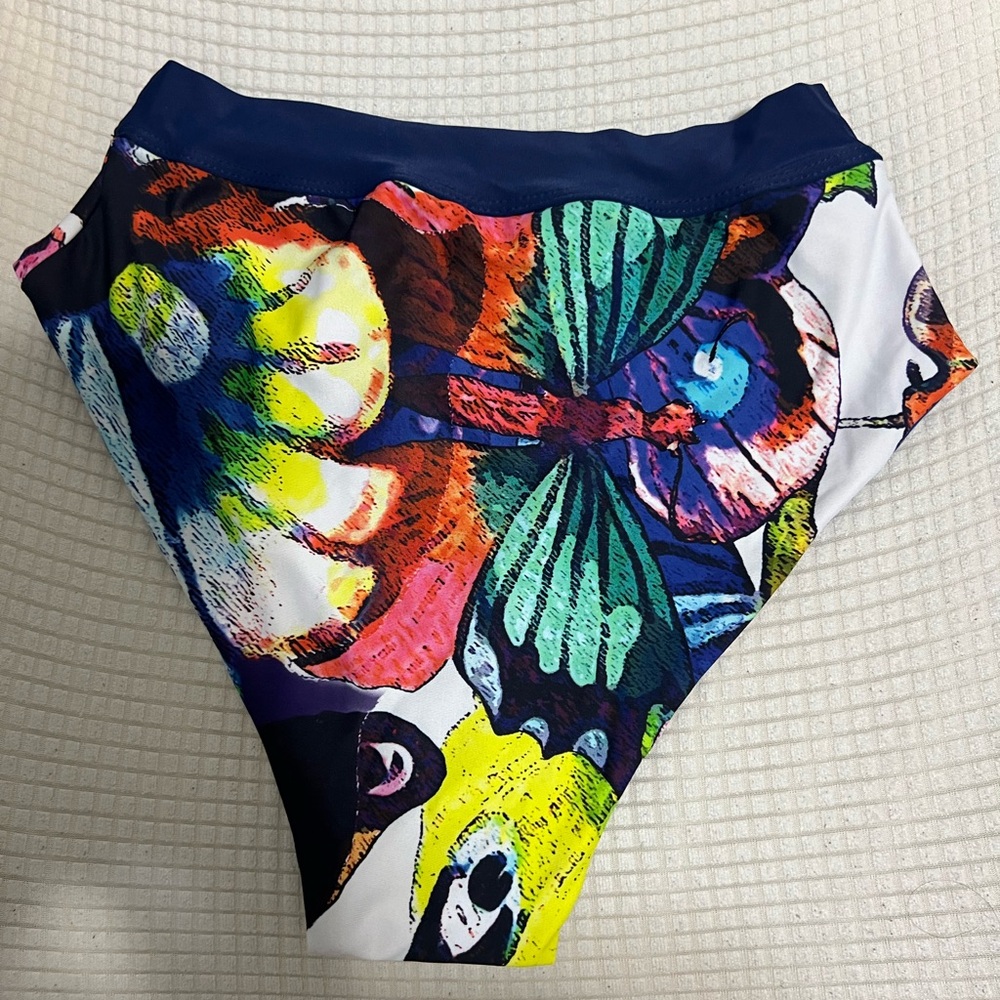 Custom designed Bikini Set✨ - Picture 6 of 6